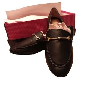 Me Too Shoes Gold Hardware On Black Vegan Leather Loafer 7.5